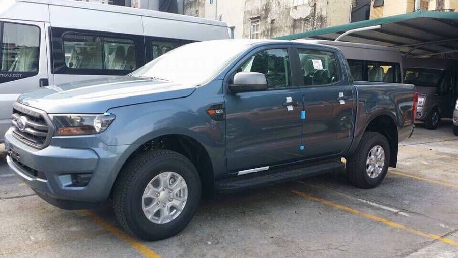 Ford Ranger XLS AT 2019 Sieu hot Du mau giao ngay Gia Khuyen mai lon . Lh 0827707007