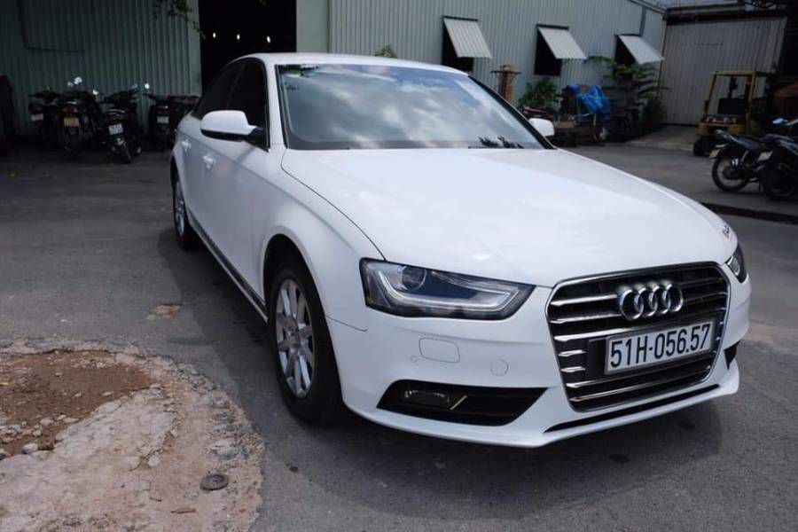 Can ban Audi A4 nam san xuat 2013, dk 2014, mau trang, nhap khau, odo 67kkm