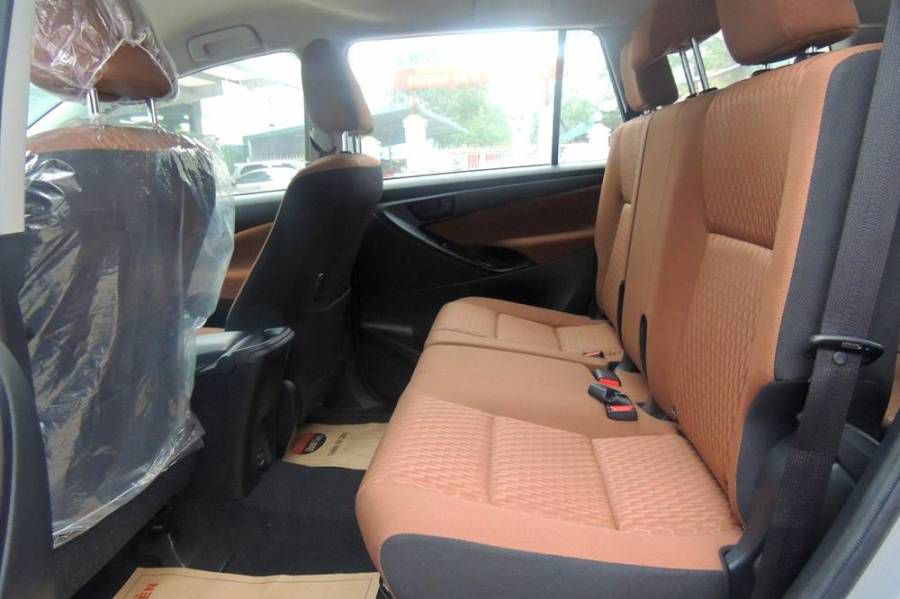 Ban Toyota Innova 2.0 G 2018 gia uu da T02, du mau,giao xe ngay, ho tro bank 85% gia tri xe. Lh: 0963393983