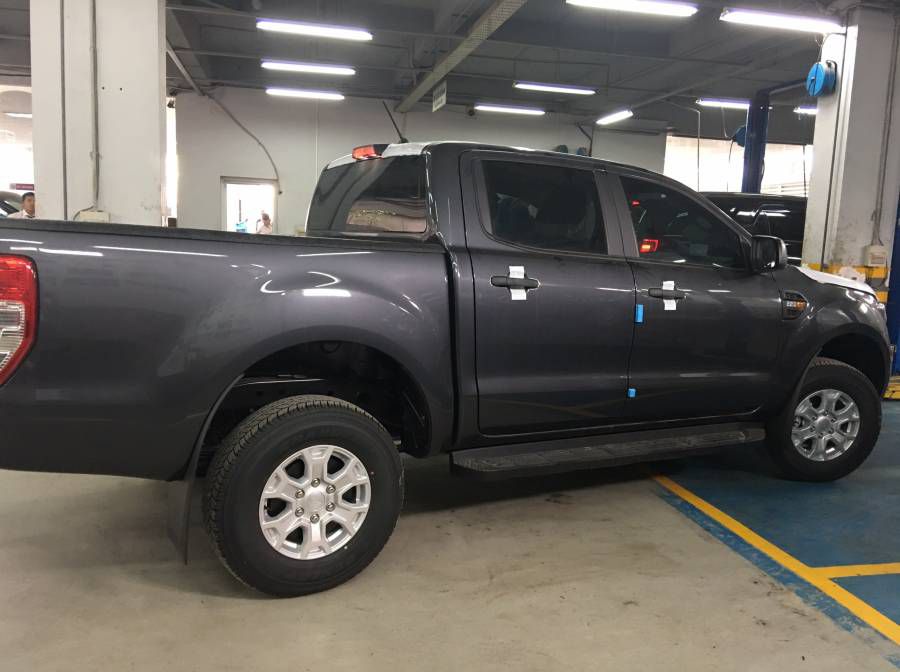 Ford Ranger XLS AT 2019 Sieu hot Du mau giao ngay Gia Khuyen mai lon . Lh 0827707007