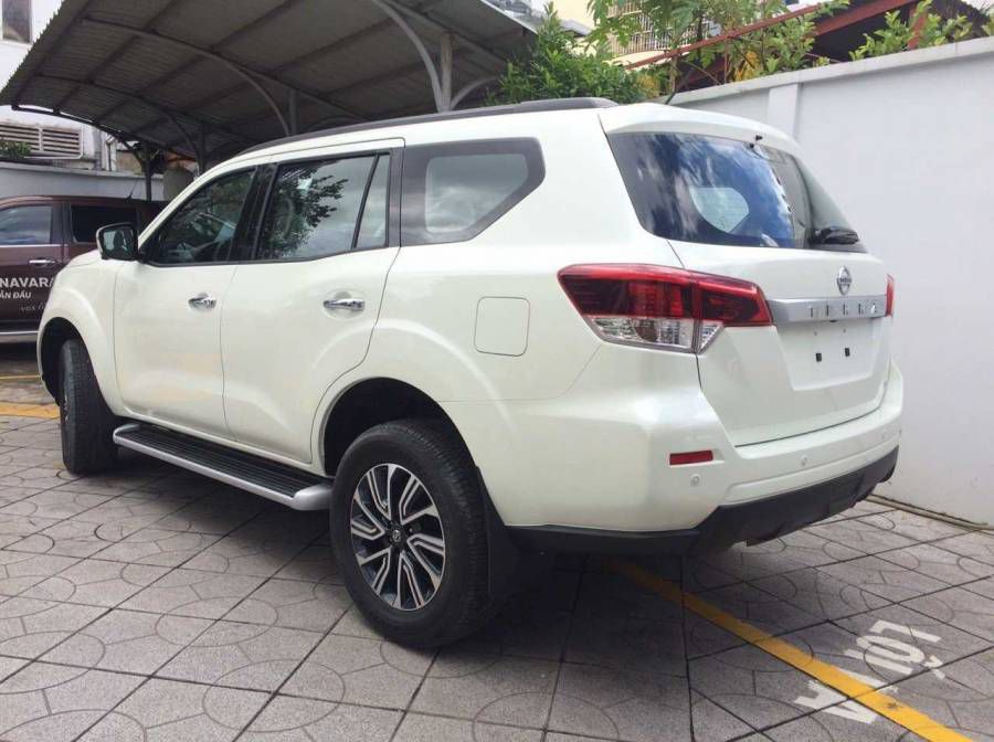 Nissan Terra 7 cho May Xang KM 65 Trieu, Giao Xe Nhanh Chong