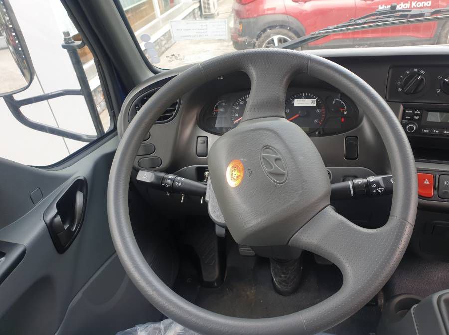 Can Ban Hyundai Mighty N250 2,5 tan thung kin 0904 143 662