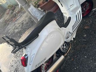 Vespa iget abs đời cao đồ chơi nhiều