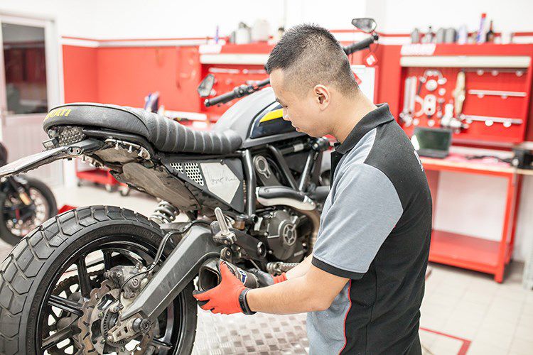 Ducati Viet Nam co showroom moto chuan 3S toan cau-Hinh-11