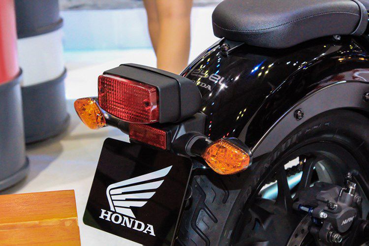 Honda Viet Nam "chot" moto Rebel 300 gia 160 trieu dong-Hinh-8