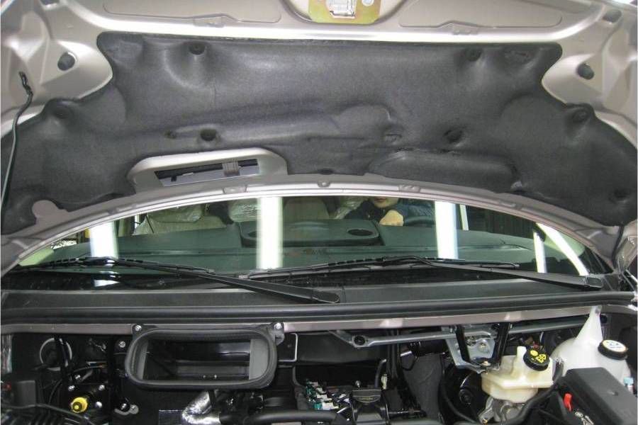 [Ford Ha Thanh] Uu dai gia, giao ngay Ford Transit MID - Tieu chuan 2019