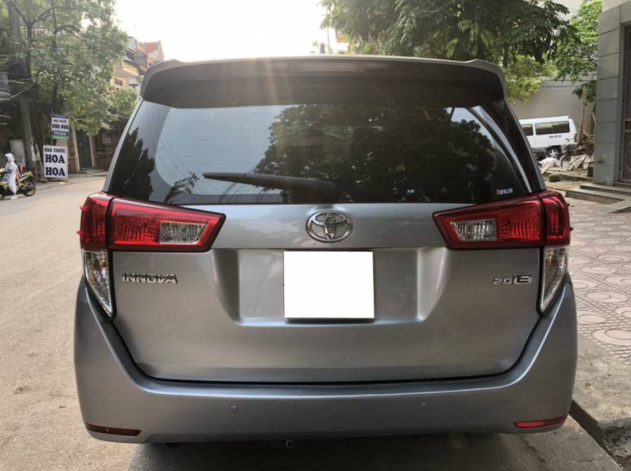 Ban Toyota Innova 2017, Mau bac, So tu dong.