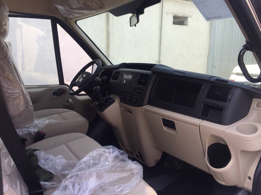 Ban Ford Transit Luxury 2019 moi Du mau giao ngay, LH 0827707007