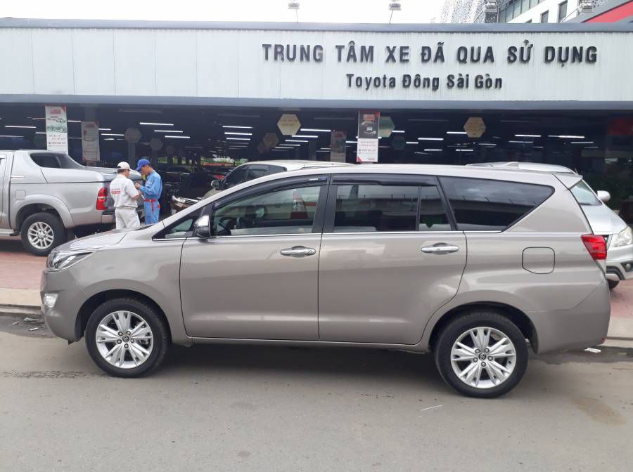 Toyota Innova V Thang 12/2018 luot 6.500km Gia Thuong Luong