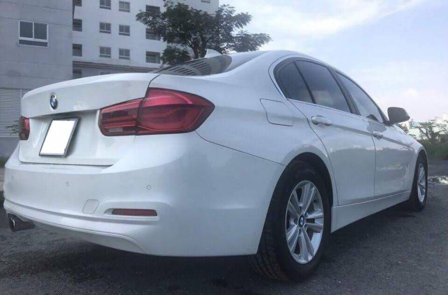 Xe BMW 320i doi 2015 mau trang, nhap khau