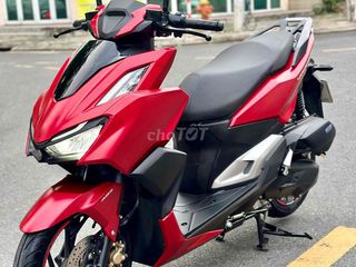 Vario 160 2023 mẫu đỏ đen bạc, phiên bản đắc tiền.