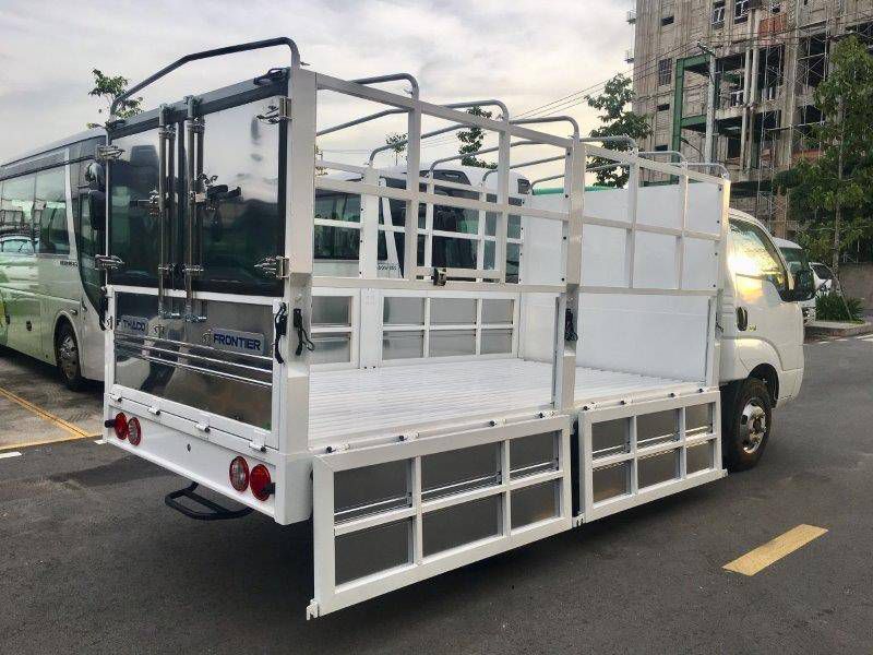 Xe tai kia 2.4 tan thung 3.5m 2019 mau trang - Ho tro vay 80% LH: 0938.903.187