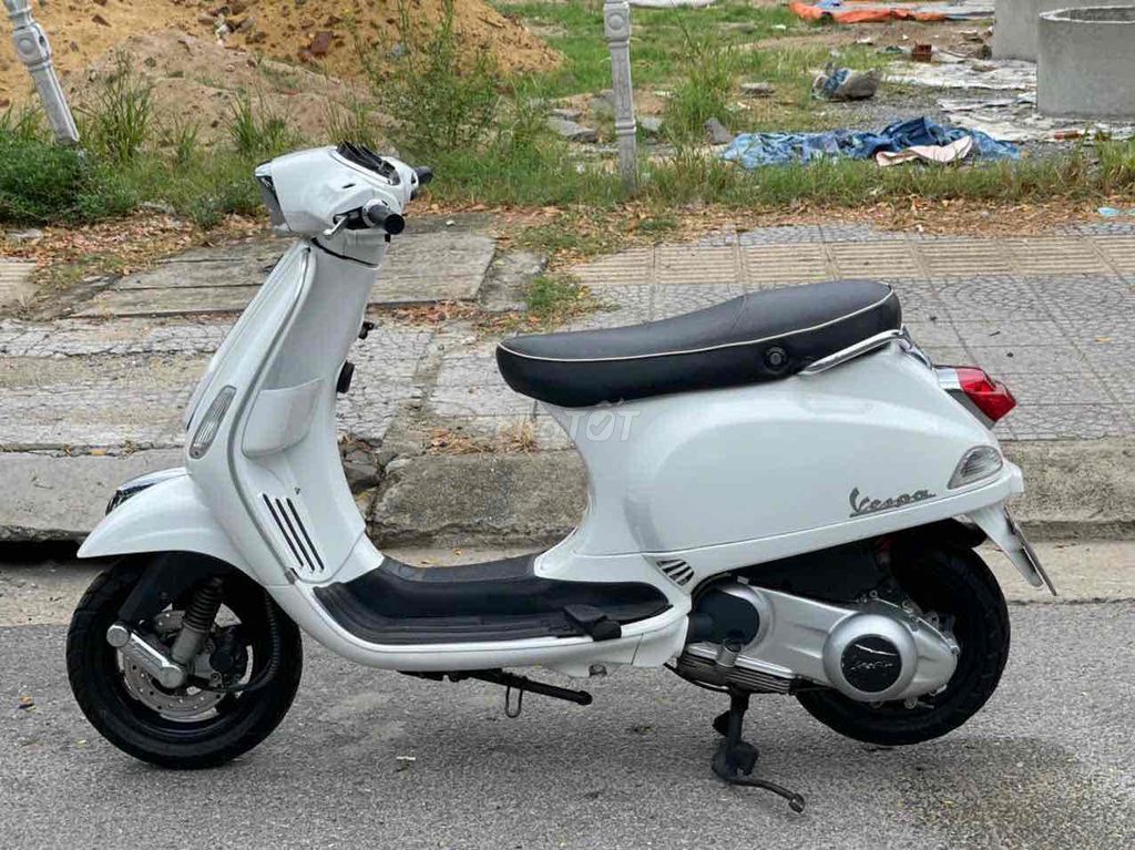 VESPA ĐÈN VUNG PHUN XĂNG HỖ TRỢ TRẢ GÓP NỢ XẤU