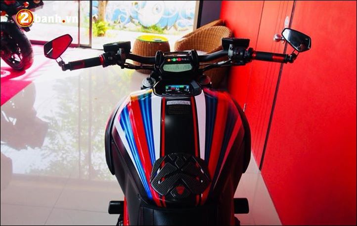 Ducati Diavel ban do toi tan mang ten Red Carbon Facelift - 7
