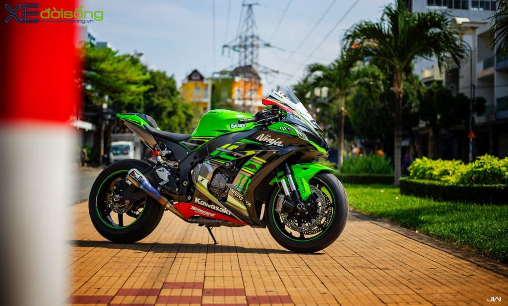 Kawasaki ZX10R 2018 độ phong cách WSBK tại Sài Gòn ảnh 1