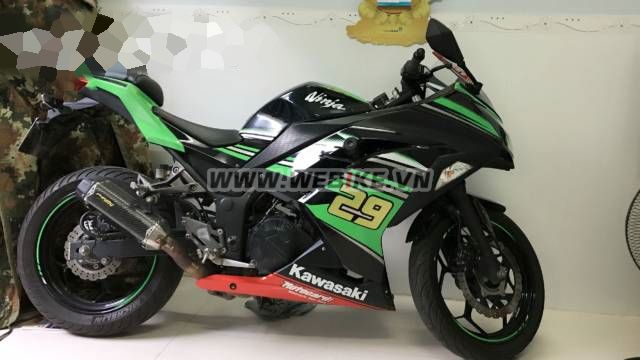 Can ban Kawasaki Ninja 300 ABS 2016 Xanh La Den o TPHCM gia 122tr MSP #467653