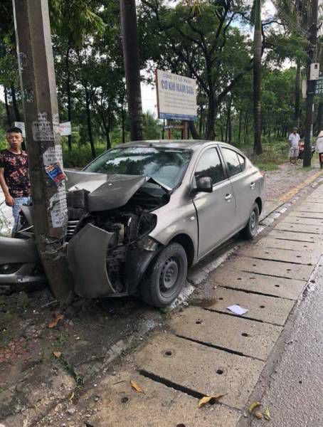 NISSAN SUNNY 2019 KHUYEN MAI KHUNG