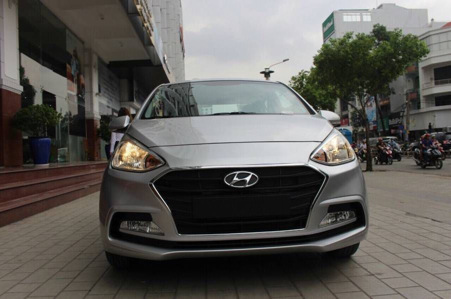 Ban Hyundai i10 1.2MT 2019 moi xe giao ngay du mau dua truoc 10% hotline 0902596263