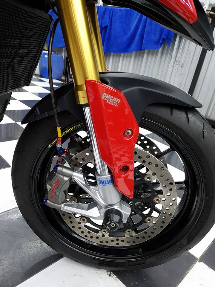 Ducati Hypermotard 939 do Sieu xe Da zi nang hoan hao cung trang bi Touring