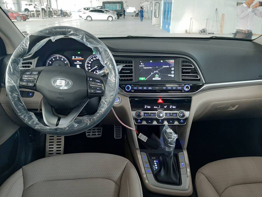 Hyundai Elantra 2019 Da Nang, Co san giao ngay, Tang 10 trieu phu kien, Ho tro Grab - Vay 80% gia tri xe. Lien he: 0905.59.89.59