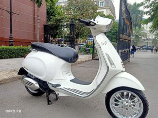 XE MÁY PIAGGIO VESPA 125 MÀUTRẮNG  QUÁ ĐẸP ĐK 2018