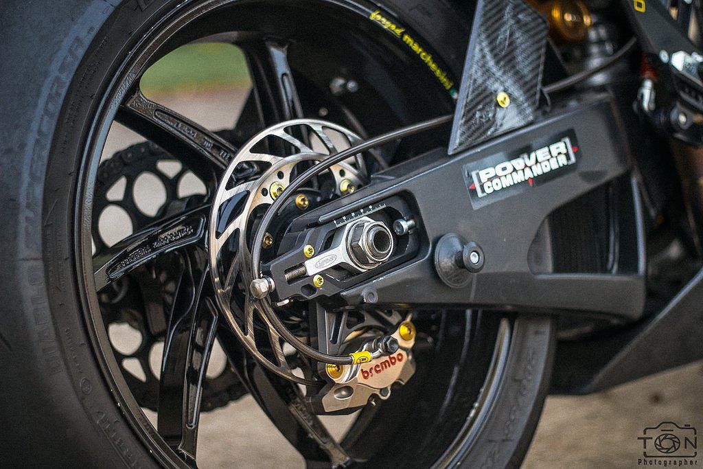 Biker Việt khiến Yamaha R1 2014 “so găng” được cả những superbike đỉnh cao hiện tại ảnh 9