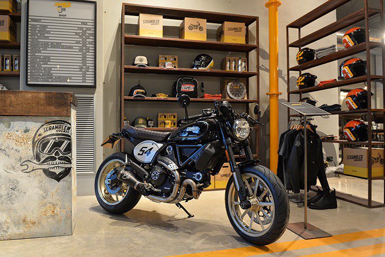 Ducati Scrambler Cafe Racer - ly cafe den dam chat Y-Hinh-18