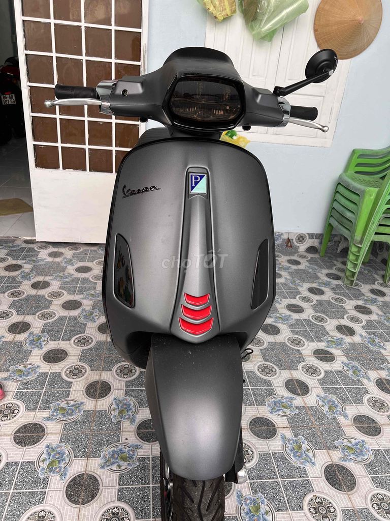 VESPA sprint 2023 - màu xám hottt