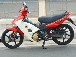 SUZUKI FX125 Đen Đỏ Trắng - 2002