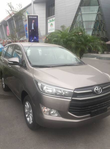 Ban Toyota Innova 2.0E MT 2019 moi, gia cuc uu dai, du mau giao xe ngay