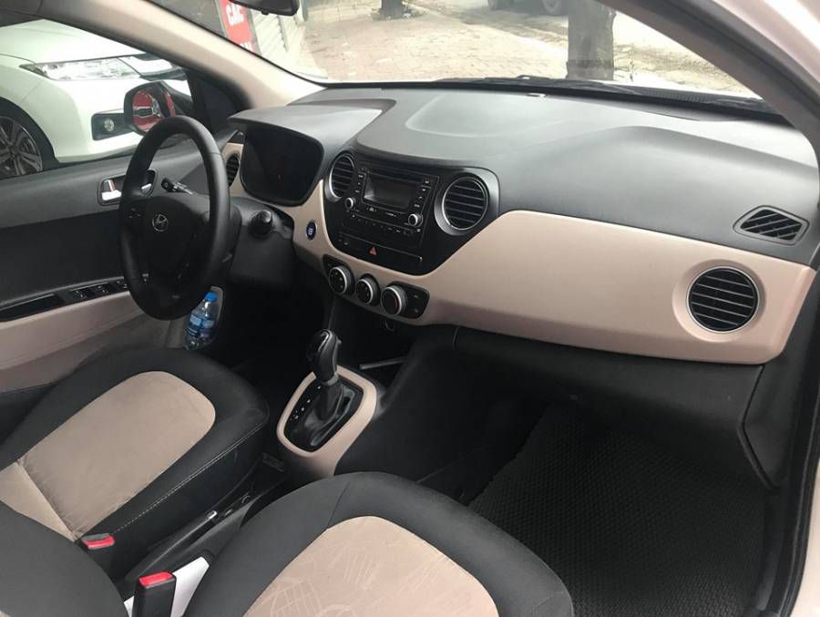 Ban Hyundai i10 1.0 AT 2015 cu Hai Phong