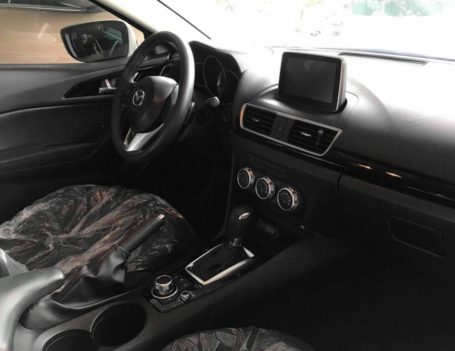 Ban Mazda 3 Hatchback 1.5AT 2016 cu Ha Noi
