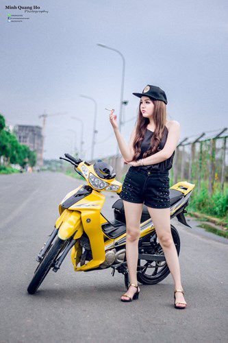 Chan dai Viet ben "xe no" Yamaha 125ZR hon 200 trieu-Hinh-6