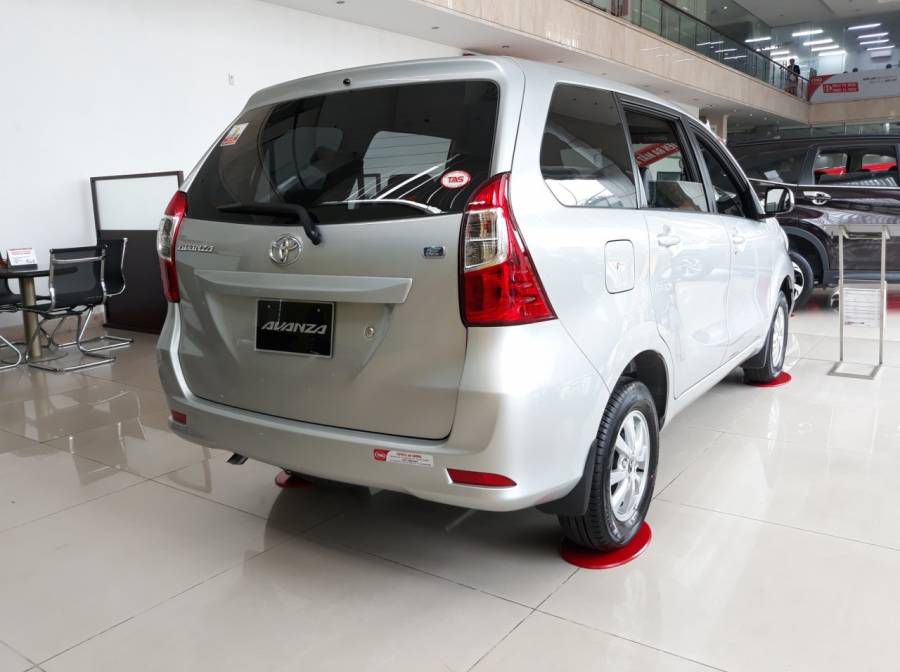 Ban rat gap Toyota Avanza 1.3MT 0906882329