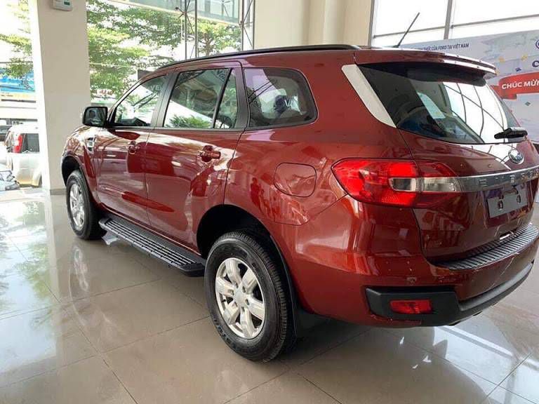 Bao gia Ford Everest Ambiente MT 1 cau so san 2019 moi LH:0941921742