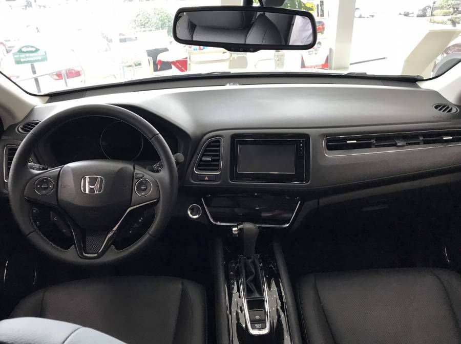 Honda HR-V nhap khau thai lan giao xe ngay du mau gia tot giam tien mat 26 trieu lien he 0911556171