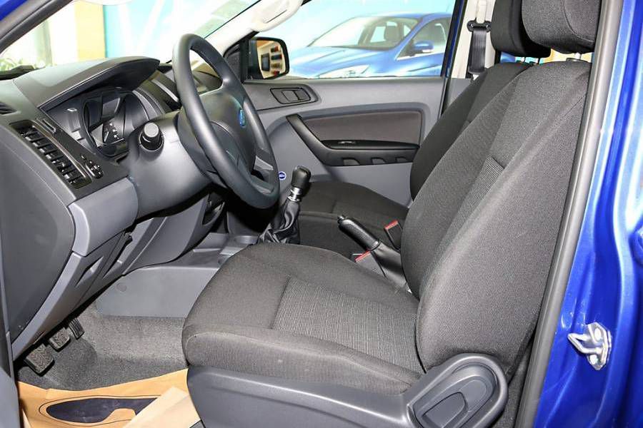 BAN FORD RANGER XLS 2.2L 4X2 MT 2019 MOI GIAO NGAY - UU DAI CUC KHUNG TAI FORD CAN THO