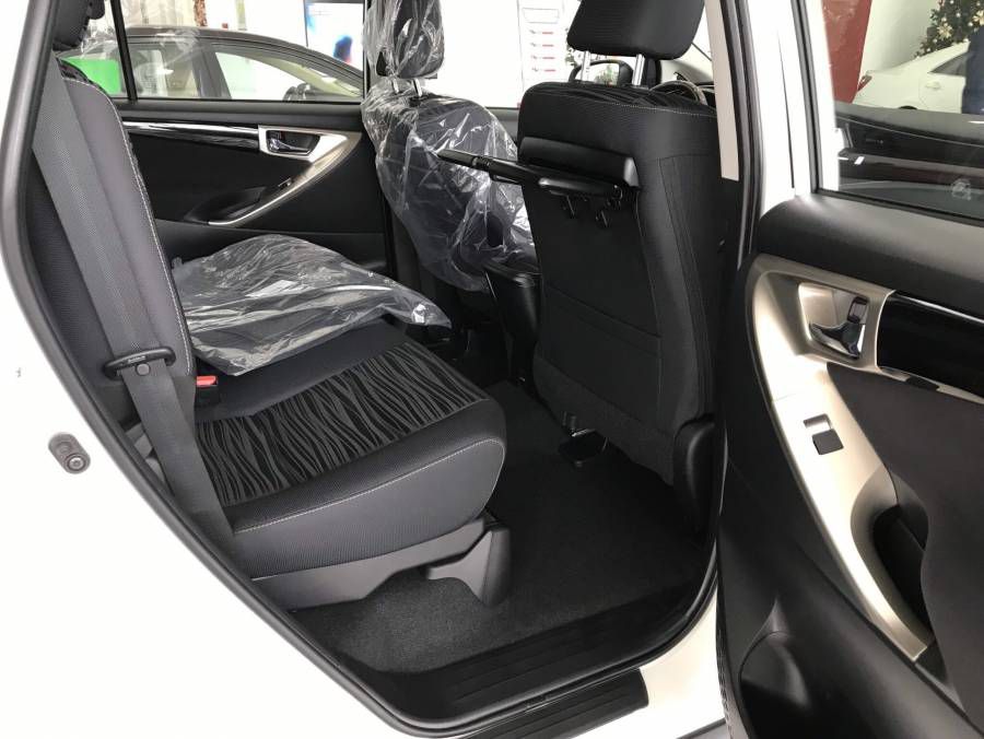 Toyota Innova VENRTURER 2019 - Xe san giao ngay- LH: 0967571986