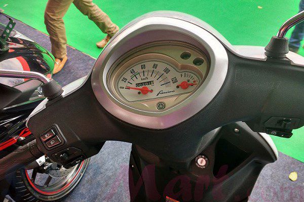 Yamaha ra mat xe tay ga Fascino 2017 gia 19,8 trieu-Hinh-6
