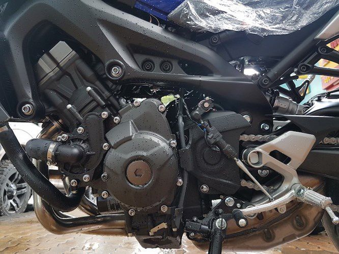 "Soi" moto Yamaha MT-09 2017 gia 350 trieu tai Sai Gon-Hinh-8