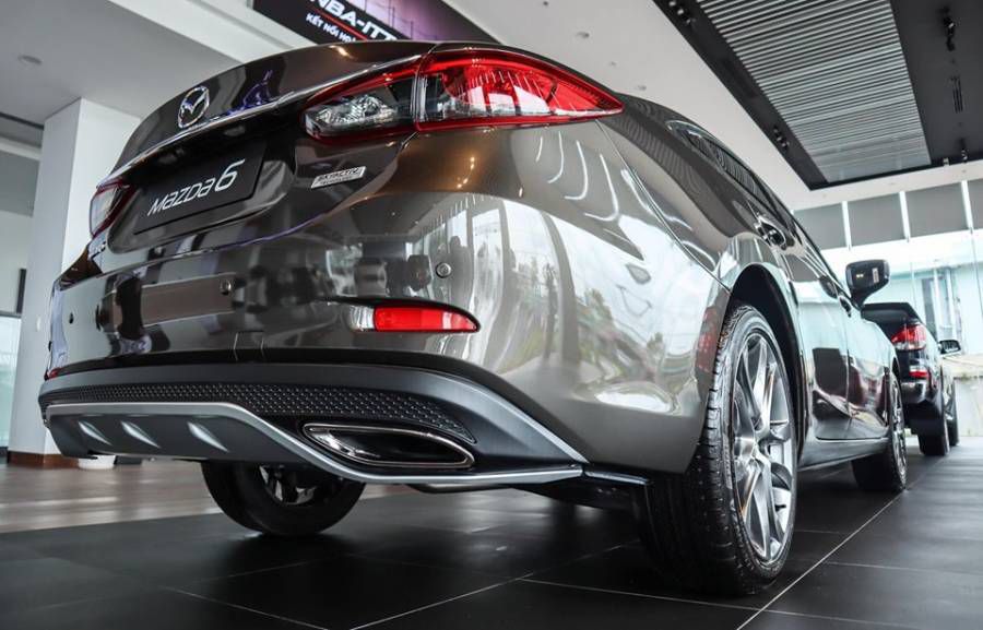 MAZDA 6 2.0 PREMIUM -MAZDA THAI BINH UU DAI LEN TOI 50 TRIEU,PHU KIEN CHINH HANG,DU MAU GIAO XE NGAY HOTLINE:0915.773.663