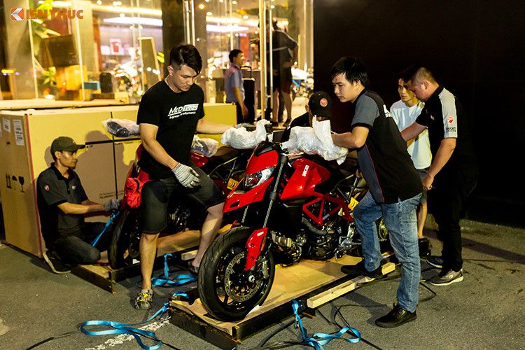 “Dap thung” Ducati Hypermotard 460 trieu tai VN