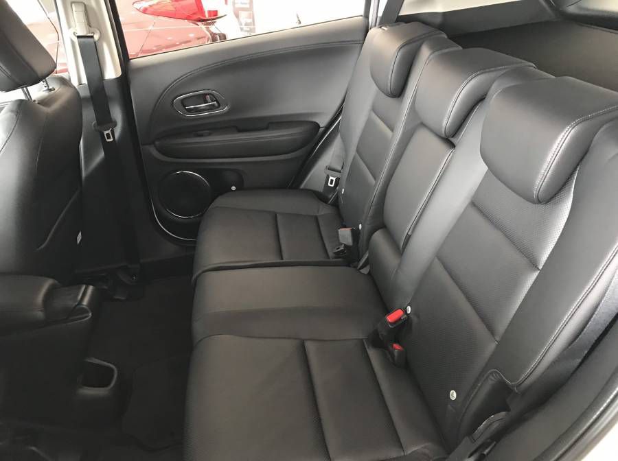 Honda HR-V nhap khau thai lan giao xe ngay du mau gia tot giam tien mat 26 trieu lien he 0911556171