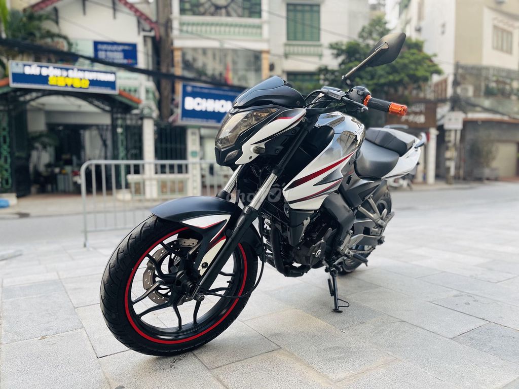 Kawasaki NS 200 trắng đen chính chủ 2018 biển HN