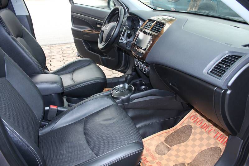 Ban Mitsubishi Outlander Sport 2.0AT 2015 cu Ha Noi