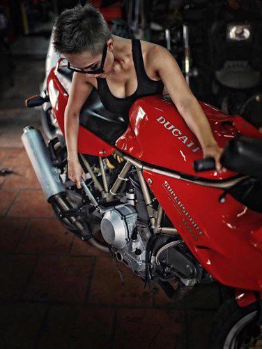 “Nu quai” Viet sieu ngau ben moto Ducati Supersport 900-Hinh-5