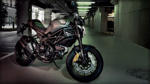 Soi “con quỷ” Ducati Monster của tài tử Adrien Brody - 5