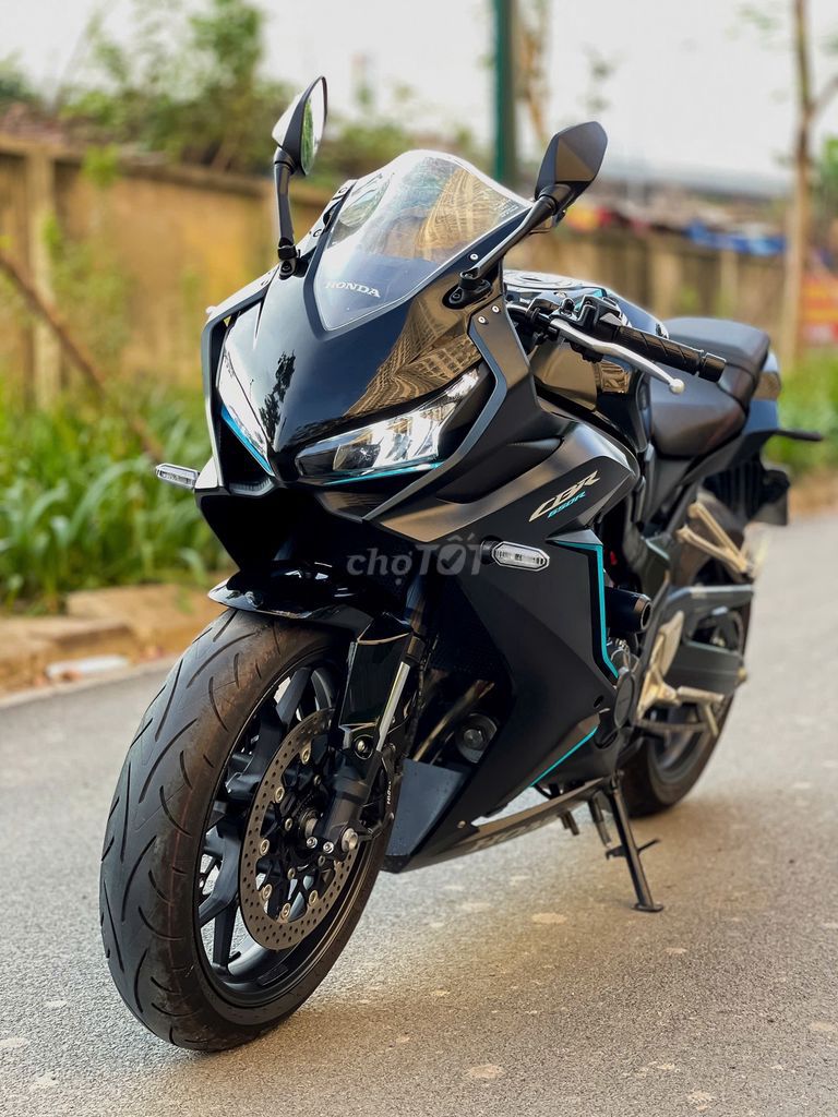 Mạnh Hà Motor bán CBR650R 2023 BLACK EDITION 4K KM