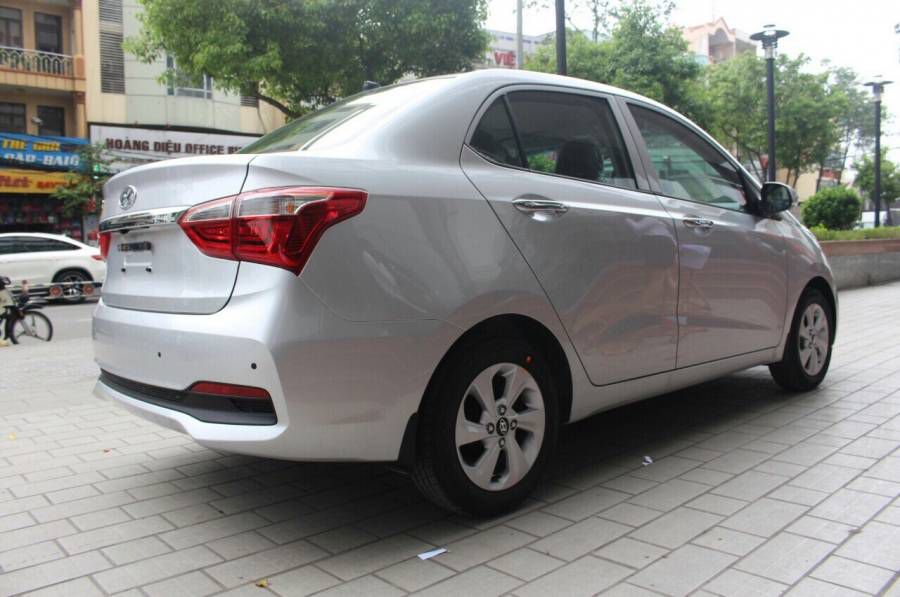Ban Hyundai i10 1.2MT 2019 moi xe giao ngay du mau dua truoc 10% hotline 0902596263
