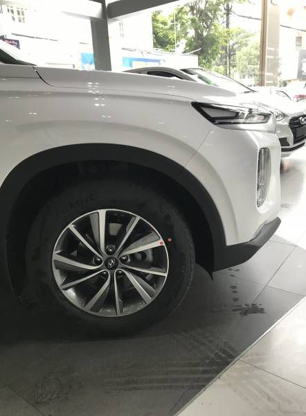 Hyundai Santafe 2019 Da Nang, Co san giao ngay, Qua Tang hap dan, Ho tro Grab - Vay 80% gia tri xe. Lien he: 0905.59.89.59